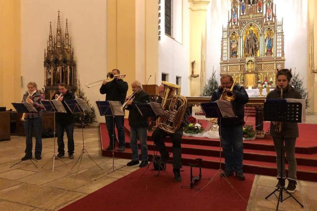 Liberečtí trubači na Štědrovečerní mši v kostele svatého Antonína Velikého v Liberci,  foto z roku 2018 | foto: Facebook Marka Ottla