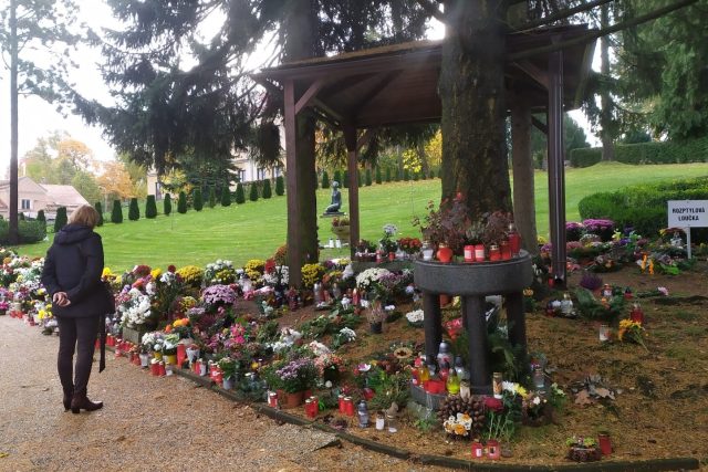 Rozptylová loučka u libereckého krematoria během dušičkového víkendu | foto: Jana Pavlíčková,  Český rozhlas