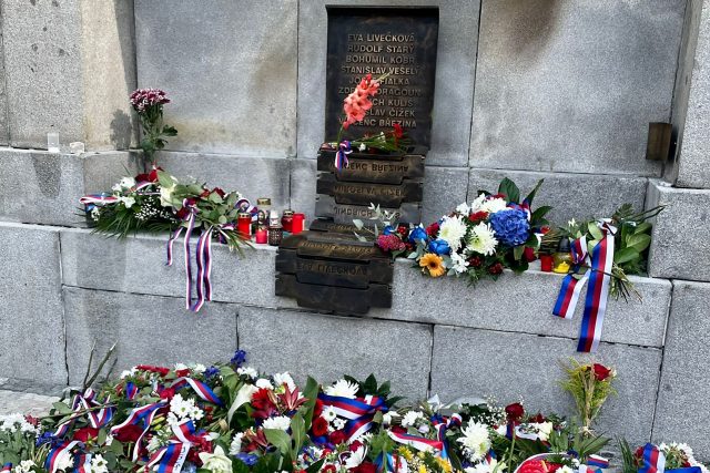 Památník obětem invaze vojsk Varšavské smlouvy do Československa v roce 1968 v Liberci | foto: Pavla Štěpánová