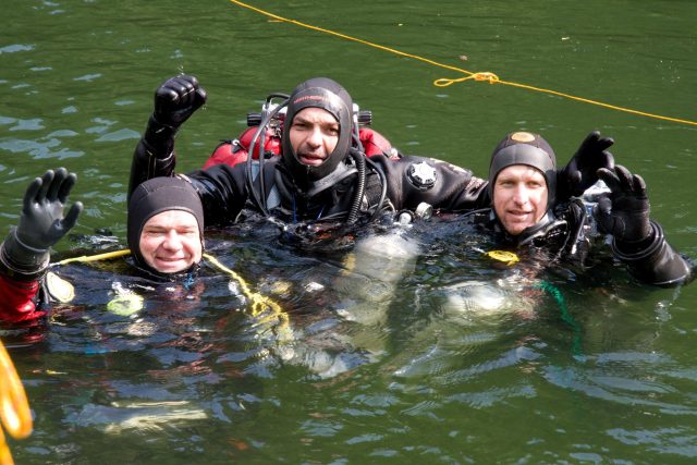 Potápěči z mise Hydronaut se vynořovali několik hodin. Pod hladinou byli dva dny | foto: Jaroslav Hoření,  Český rozhlas