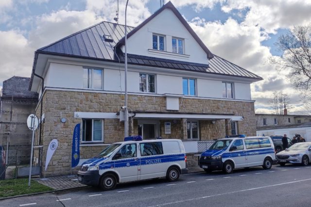 Policejní stanice v Hrádku nad Nisou,  kde mají společné služby čeští a němečtí policisté | foto: Petr Kumpfe,  Český rozhlas