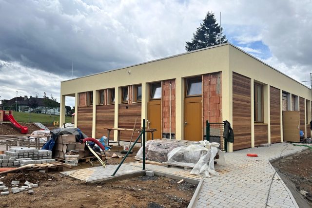 V Turnově - Hruštici město staví budovu pro dětskou skupinu | foto: Johana Tománková,  Český rozhlas