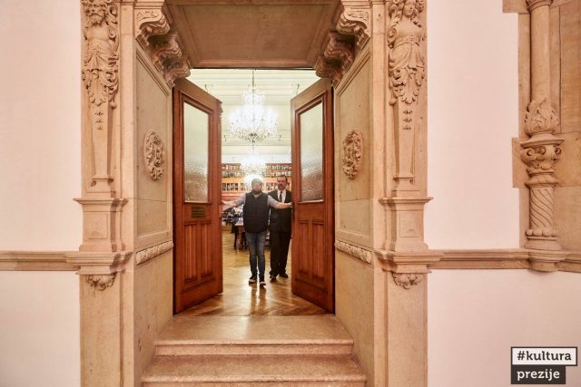 Režisér a ředitel vám otevřeli dveře do muzea  (zleva Sergiu Támas,  Jiří Křížek) | foto: Jiří Princ