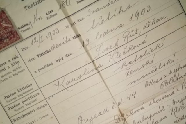 Rodný list ze začátku 20. století | foto: Hana Hauptvogelová,  Český rozhlas