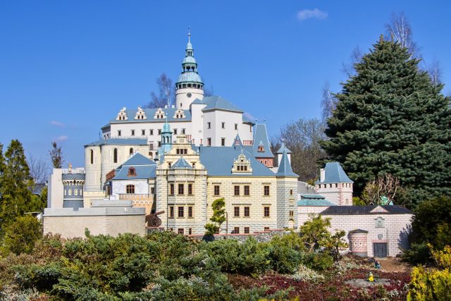Miniatura hradu a zámku Frýdlant v poměru 1:25 v polském parku miniatur v Kowarech | foto: Jaroslav Hoření,  Český rozhlas