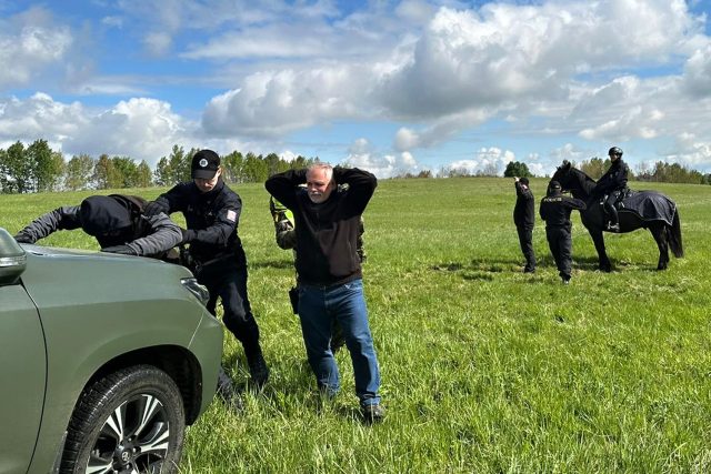 Policisté s vojáky trénovali u polských hranic zadržování nelegálních migrantů | foto: Kateřina Hartmanová,  Český rozhlas