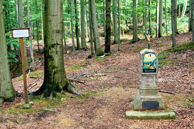 Pomníček byl v roce 2021 restaurován | foto: Jaroslav Hoření,  Český rozhlas