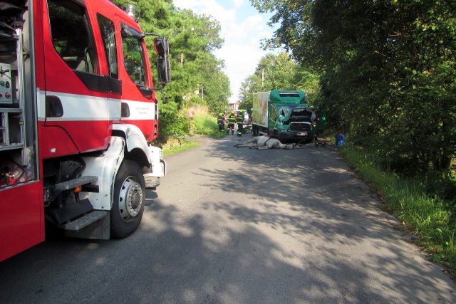 Nehoda ve Valašském Meziříčí | foto:  Hasičský záchranný sbor Zlínského kraje