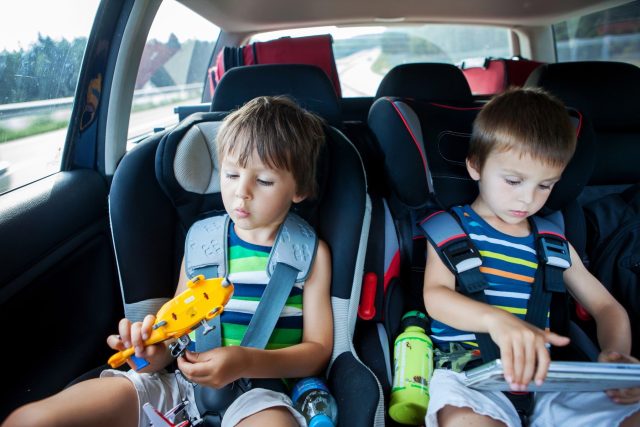 Děti v autosedačkách | foto: Profimedia