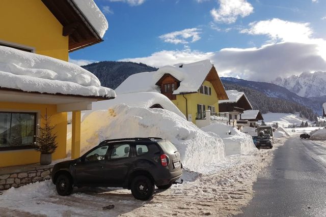 Rakouské Alpy hlásí nejvíc sněhu za posledních 13 let,  pociťuje to například vesnička Gosau | foto: Mária Pfeiferová,  Český rozhlas