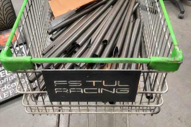 Části nové formule jsou zatím v nákupním vozíku | foto: Tomáš Mařas,  Český rozhlas