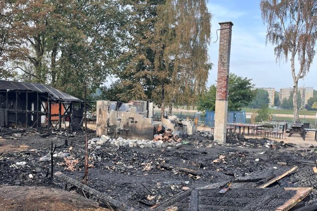 Vyhořelý areál Slunečních lázní v Jablonci nad Nisou | foto: Šárka Möllerová