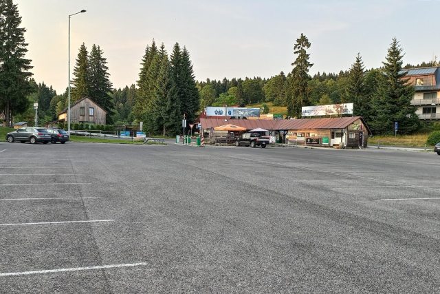 Centrální parkoviště v Bedřichově | foto: Michal Balák,  Český rozhlas