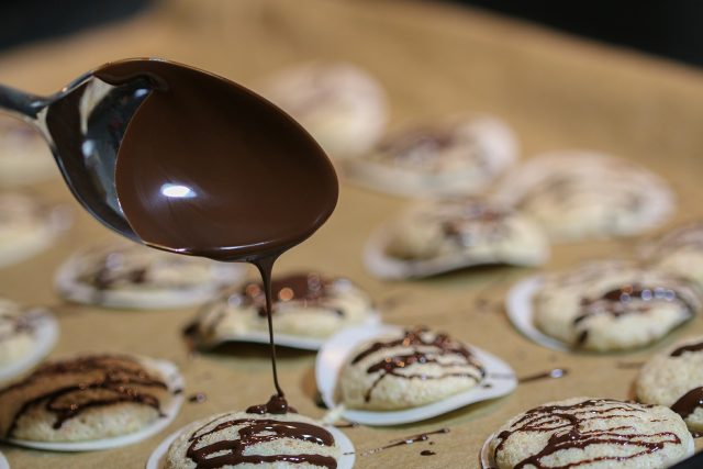 Čokoládová poleva by měla být hladká a lesklá | foto: Fotobanka Pixabay