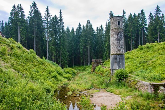 Tudy se z protržené přehrady na Bílé Desné valila voda do údolí | foto: Jaroslav Hoření,  Český rozhlas