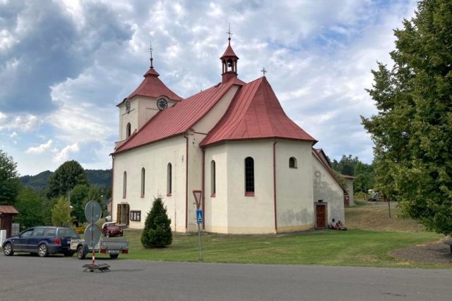 Kostel v Poniklé v Krkonoších | foto: Johana Tománková