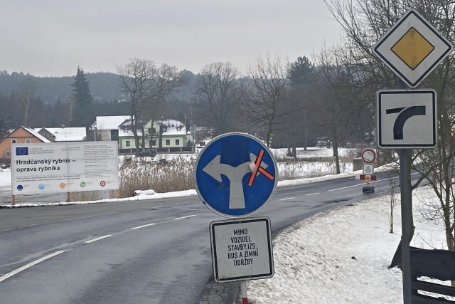 Část krajské silnice mezi Doksy a Mimoní je uzavřená | foto: Jiří Jelínek,  Český rozhlas,  Český rozhlas
