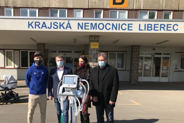 Nemocnici na nové přístroje přispěl fotbalový Slovan i Nadace Preciosa | foto: Lucie Fürstová,  Český rozhlas