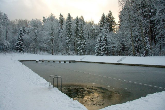 Lesní koupaliště v zimě | foto: Jaroslav Hoření,  Český rozhlas