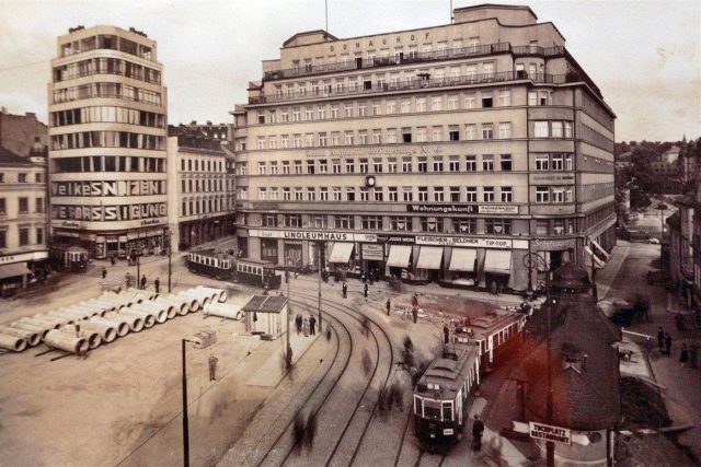 Soukenné náměstí neslo jméno Tuchplatz do roku 1938 | foto: archiv Marka Řeháčka