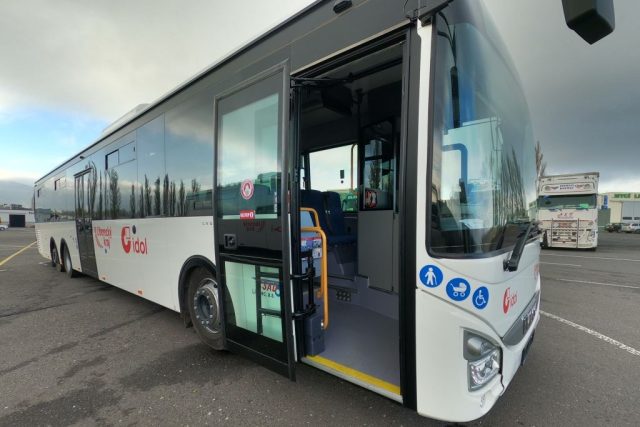 Ukrajinci mají veřejnou dopravu v síti IDOL v Libereckém kraji zdarma | foto: Liberecký kraj