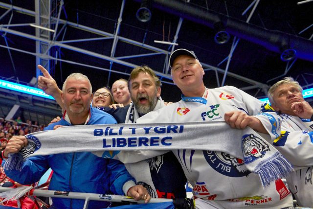 Fanoušci Bílých Tygrů Liberec se budou moct setkat s hráči | foto: Jiří Princ,   Bílí Tygři Liberec