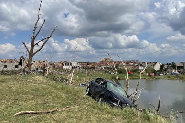 Škody v Mikulčicích,  kde tornádo poničilo téměř půlka obce | foto: Hana Floriánová,  Český rozhlas